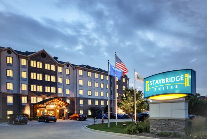 Prominence Hospitality Group Staybridge Suites Milwaukee Airport South_edited